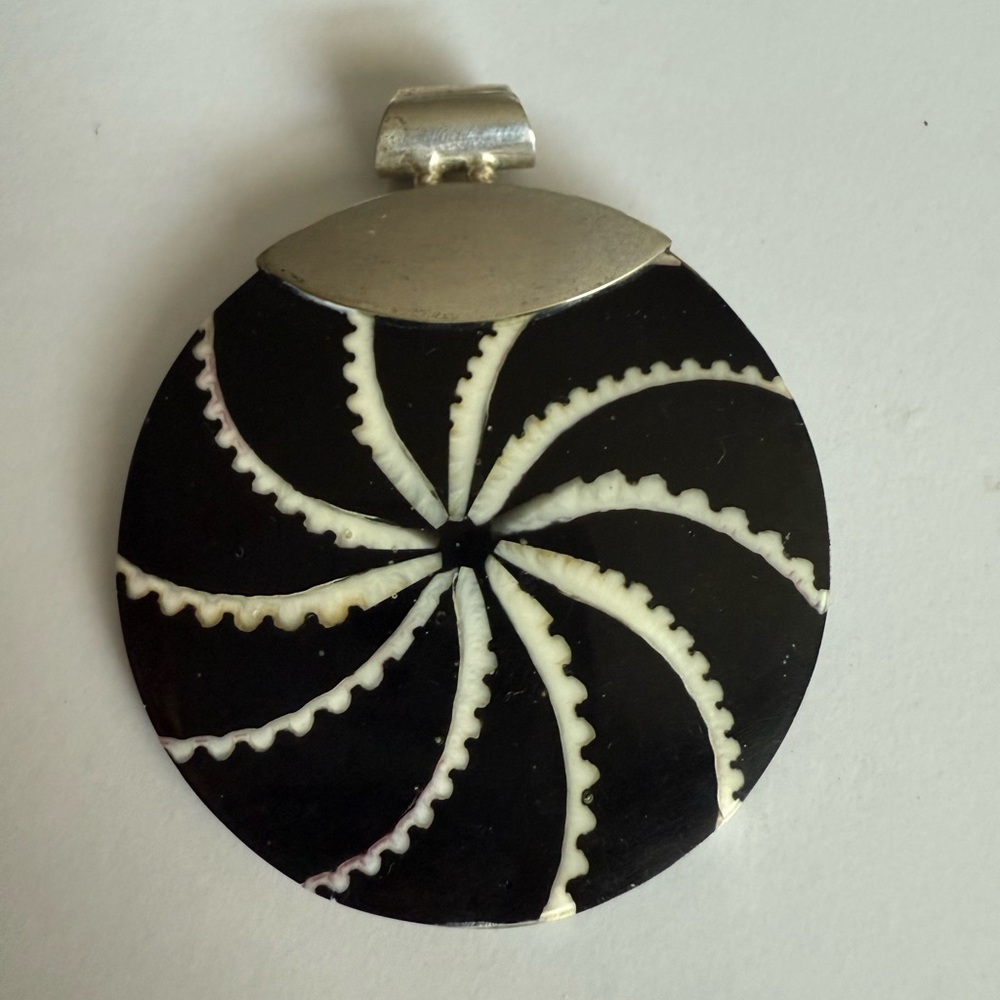 Sterling Silver Black and White Spiral Shell Pendant Necklace